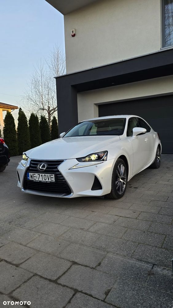 Lexus IS 200t / 300 Elegance - 3