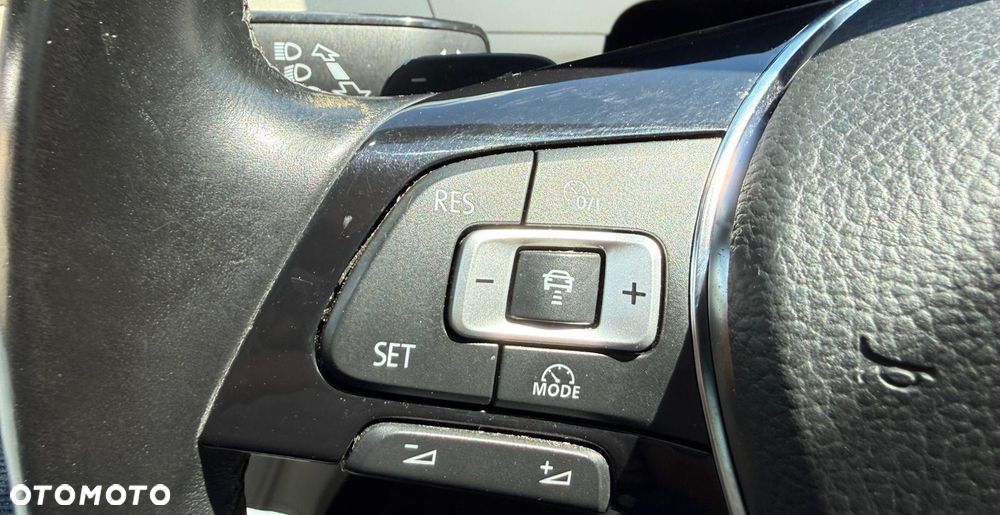 Volkswagen Passat 2.0 TDI Bi-Turbo BMT 4Mot Highline DSG - 25