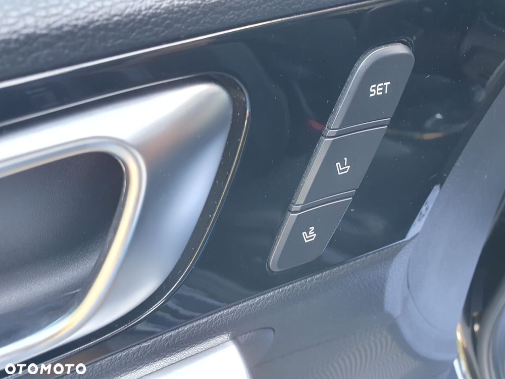 Kia Ceed 1.4 T-GDI DCT OPF Platinum Edition - 11