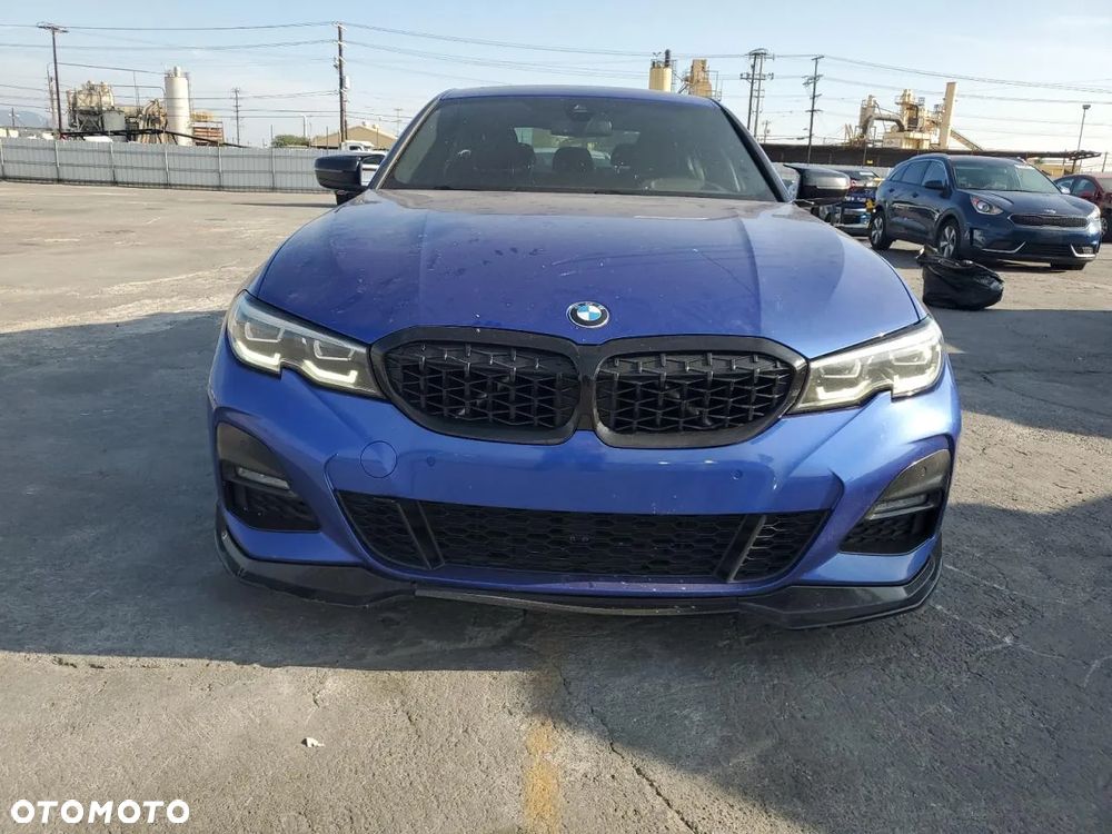 BMW Seria 3 330i M Sport - 5