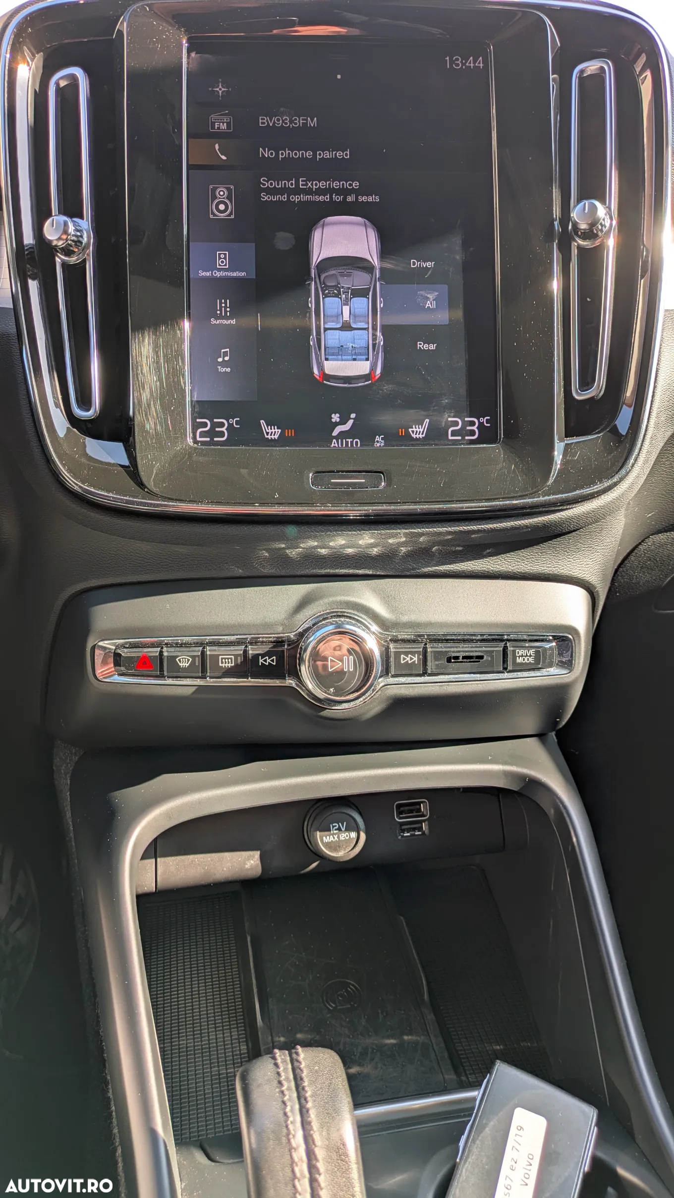 Volvo XC 40 T4 AWD Geartronic Momentum Pro - 22