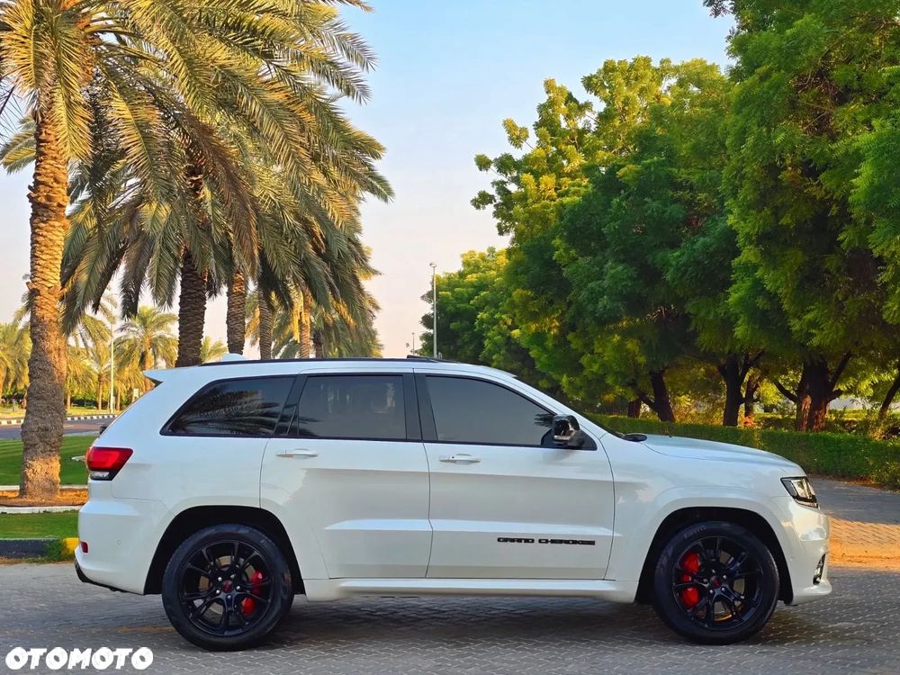Jeep Grand Cherokee SRT8 - 3