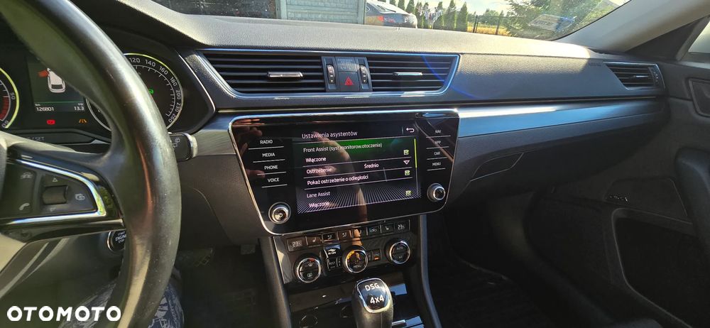 Skoda Superb 2.0 TDI 4x4 Style DSG - 26