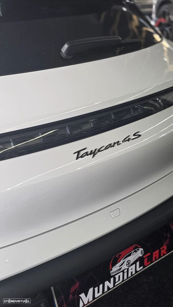 Porsche Taycan Cross Turismo - 36