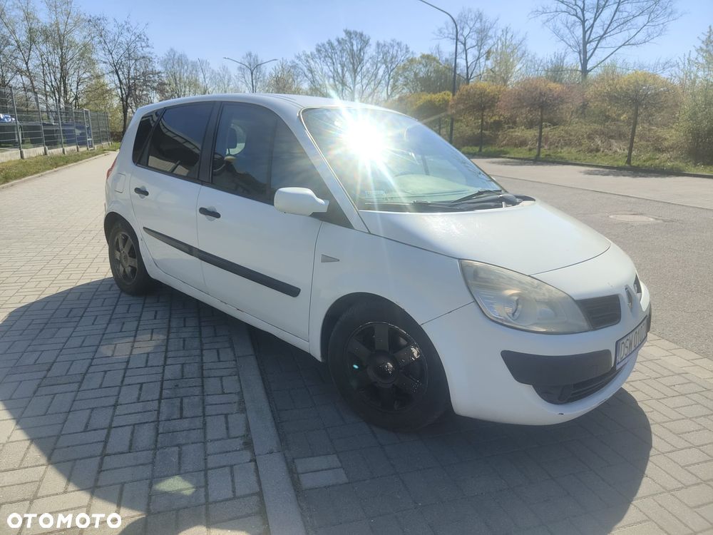 Renault Scenic 1.9 dCi FAP Conquest - 8