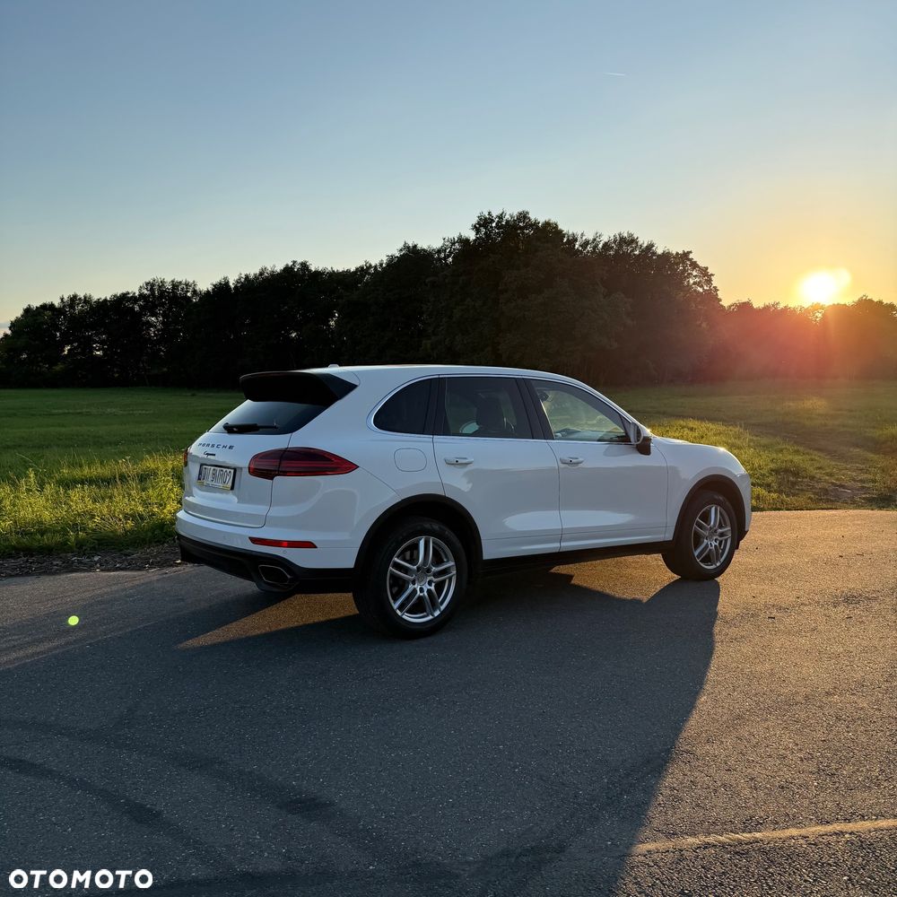 Porsche Cayenne - 1