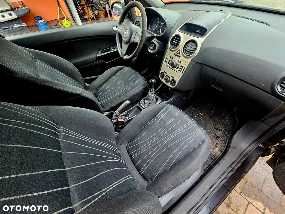 Opel Corsa 1.2 16V Essentia - 5