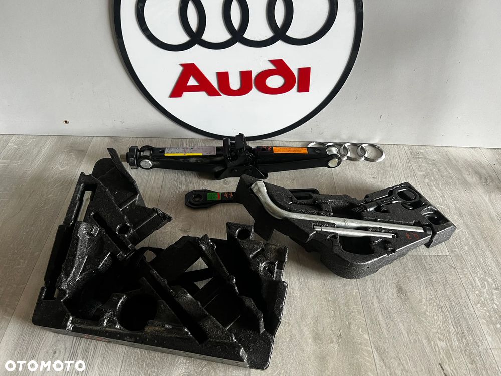 AUDI Q7 4L ZESTAW NAPRAWCZY STYROPIAN KLUCZ LEWAREK 4L0011076 4L0011075 7L6011141 7L6011031B