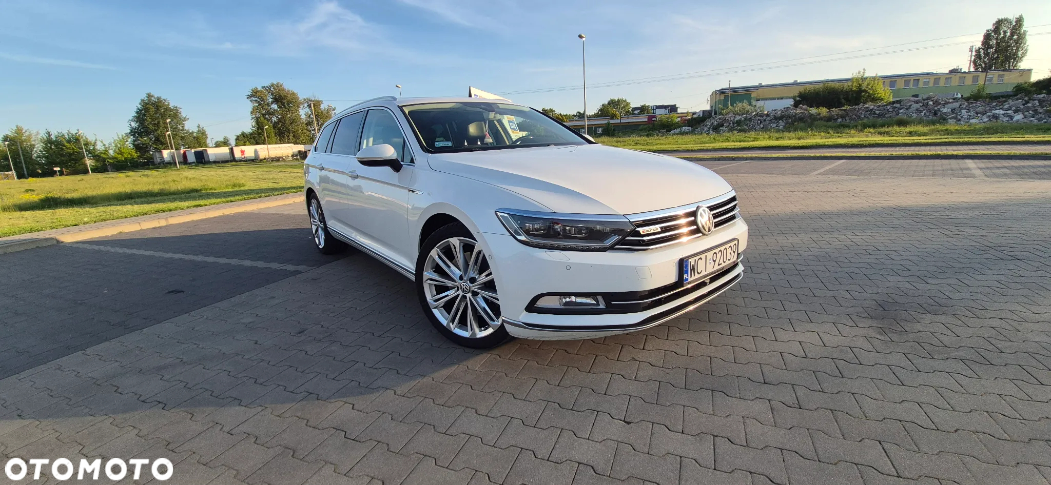 Volkswagen Passat 2.0 TDI Bi-Turbo BMT 4Mot Highline DSG - 2