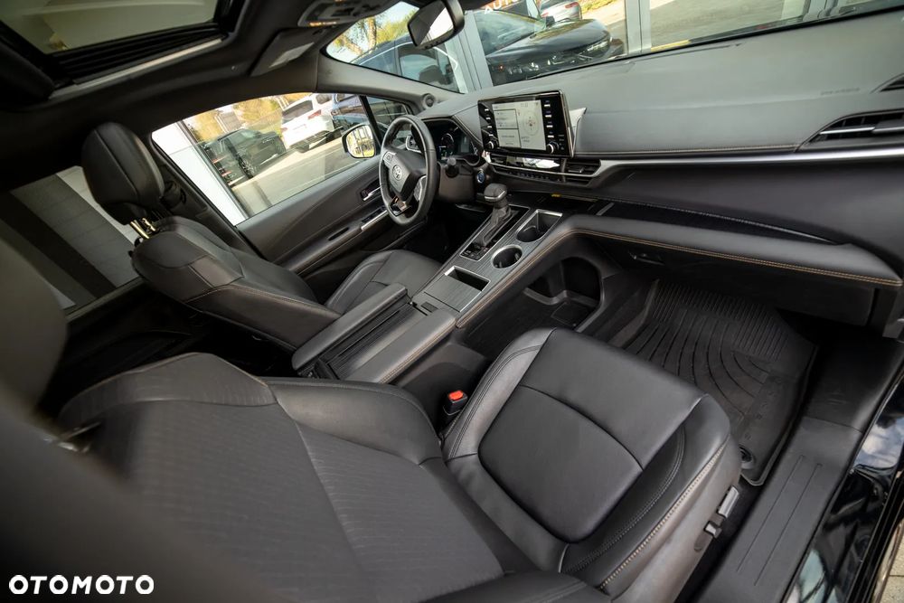 Toyota Sienna - 38