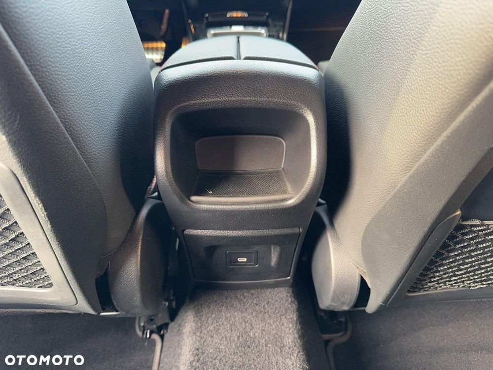 Mercedes-Benz CLA 200 AMG Line 7G-DCT - 21