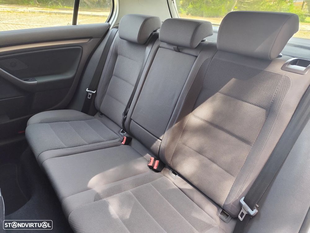 VW Golf 1.9 TDi Confortline DSG - 40