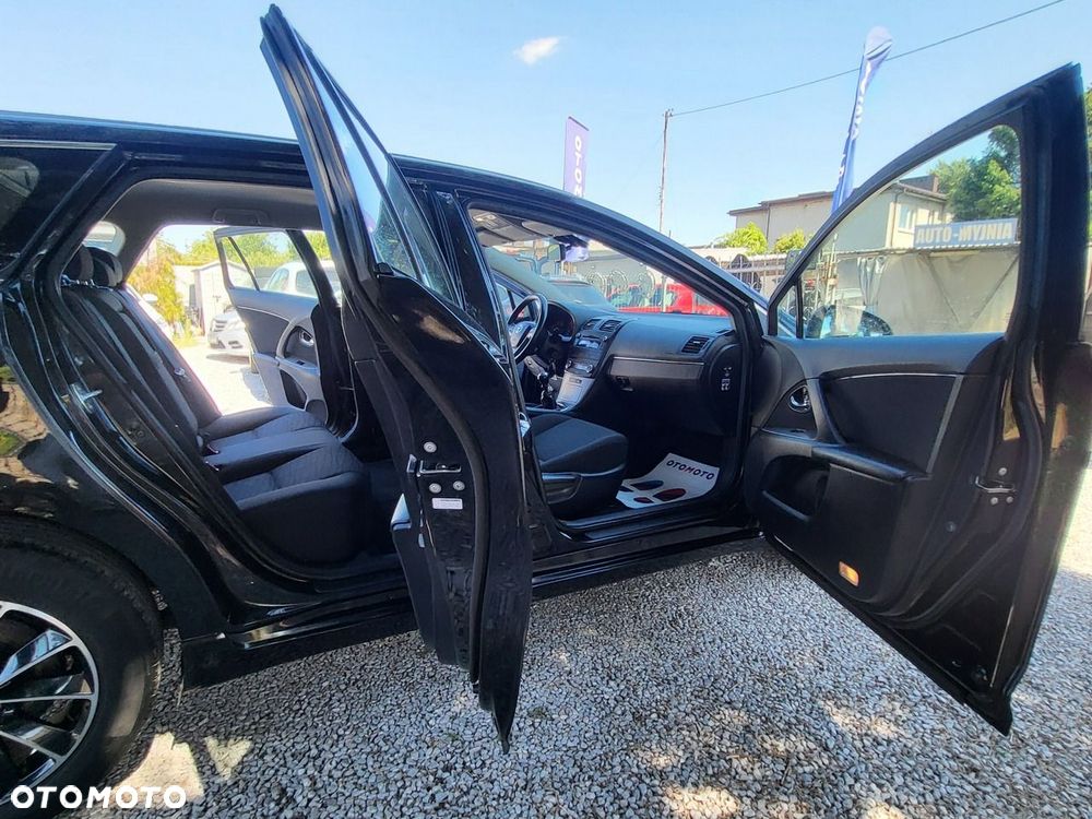 Toyota Avensis - 23