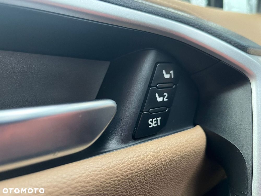 Toyota RAV4 2.5 Hybrid Executive 4x4 - 25