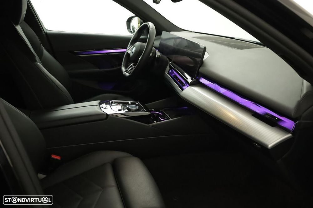 BMW 530 e - 24