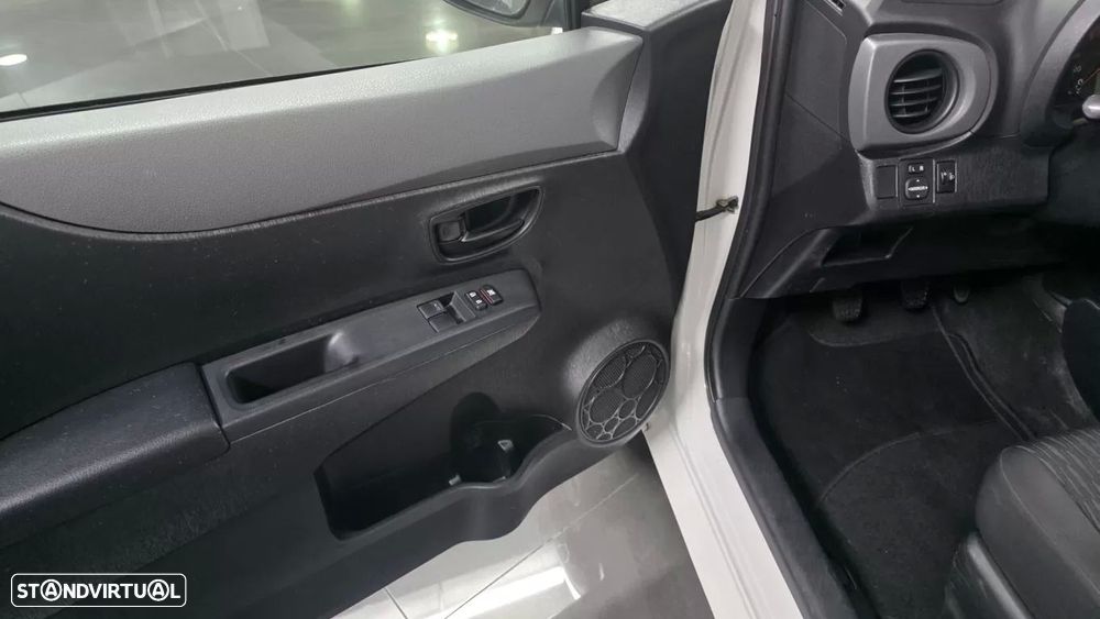 Toyota Yaris 1.0 VVT-i ACtive+AC - 4