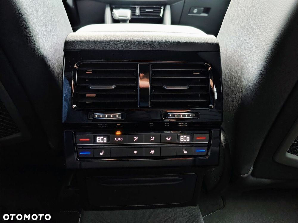 Volkswagen Touareg - 35