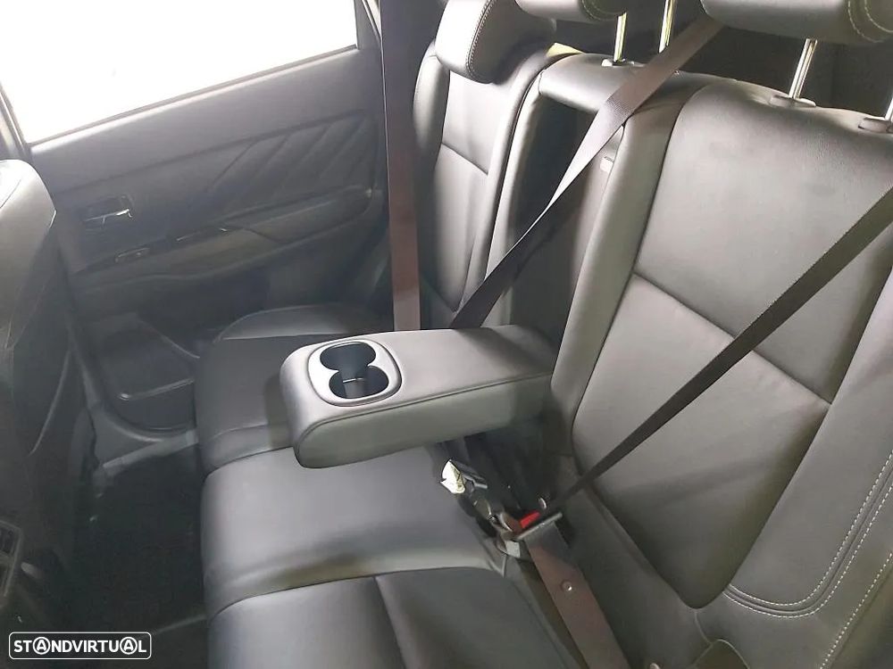 Mitsubishi Outlander 2.4 PHEV Instyle - 9