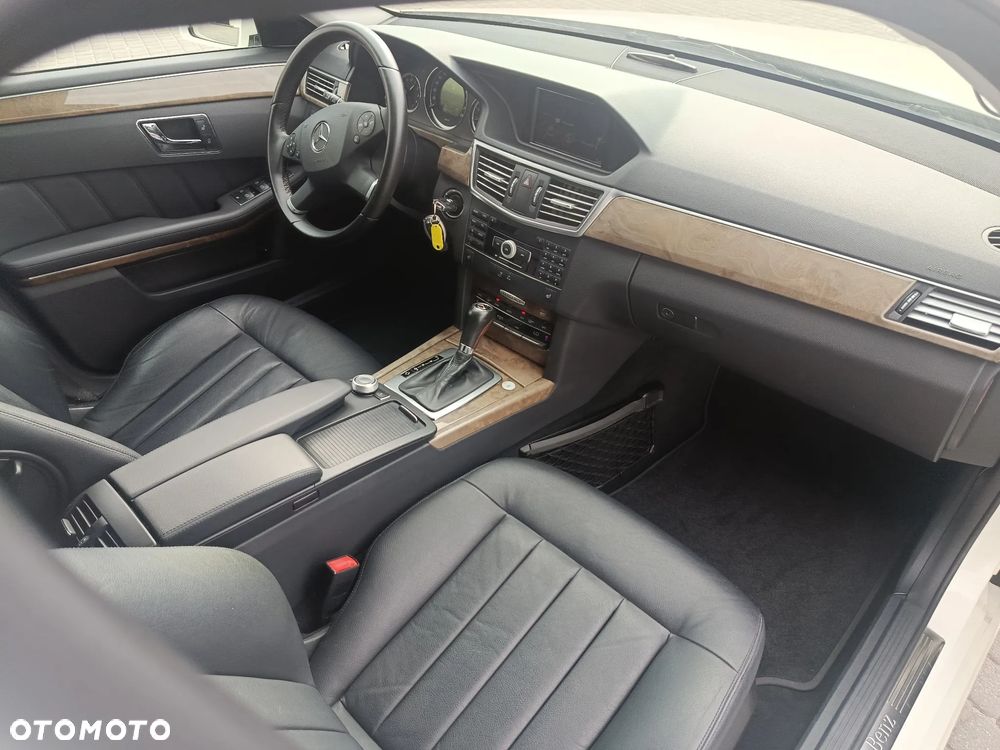 Mercedes-Benz Klasa E - 26