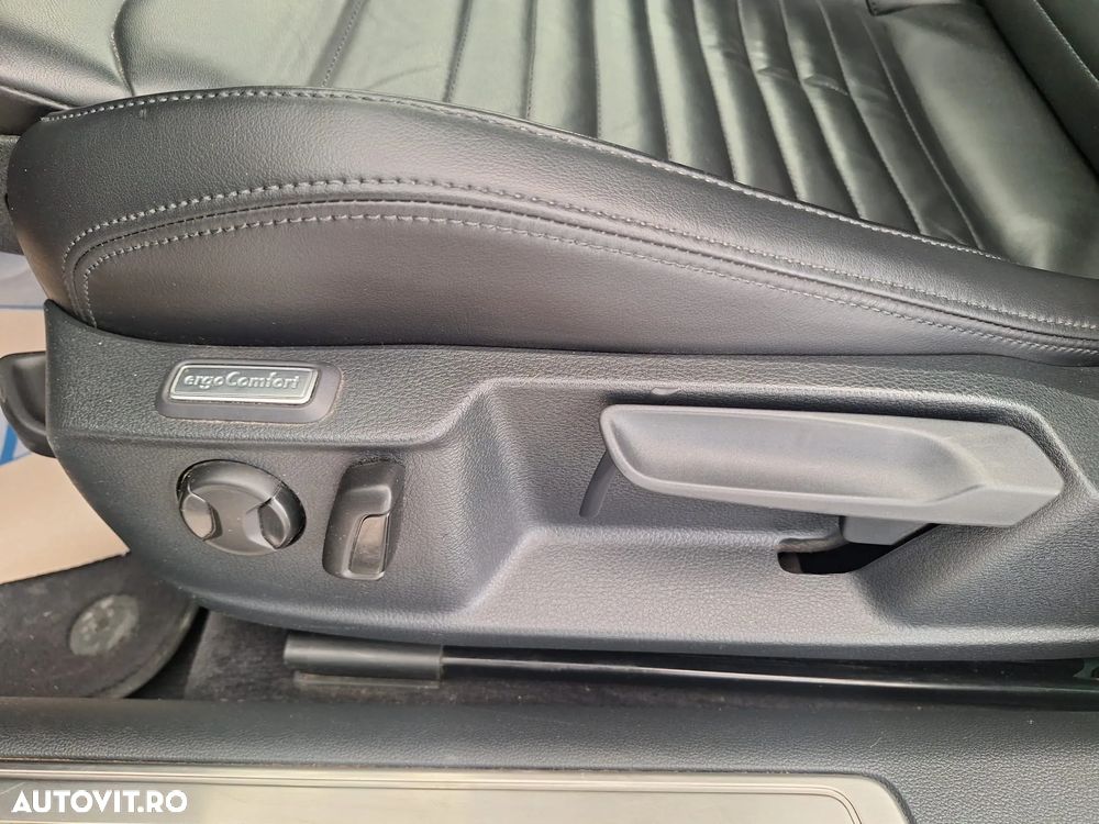 Volkswagen Passat 2.0 TDI DSG Highline - 26