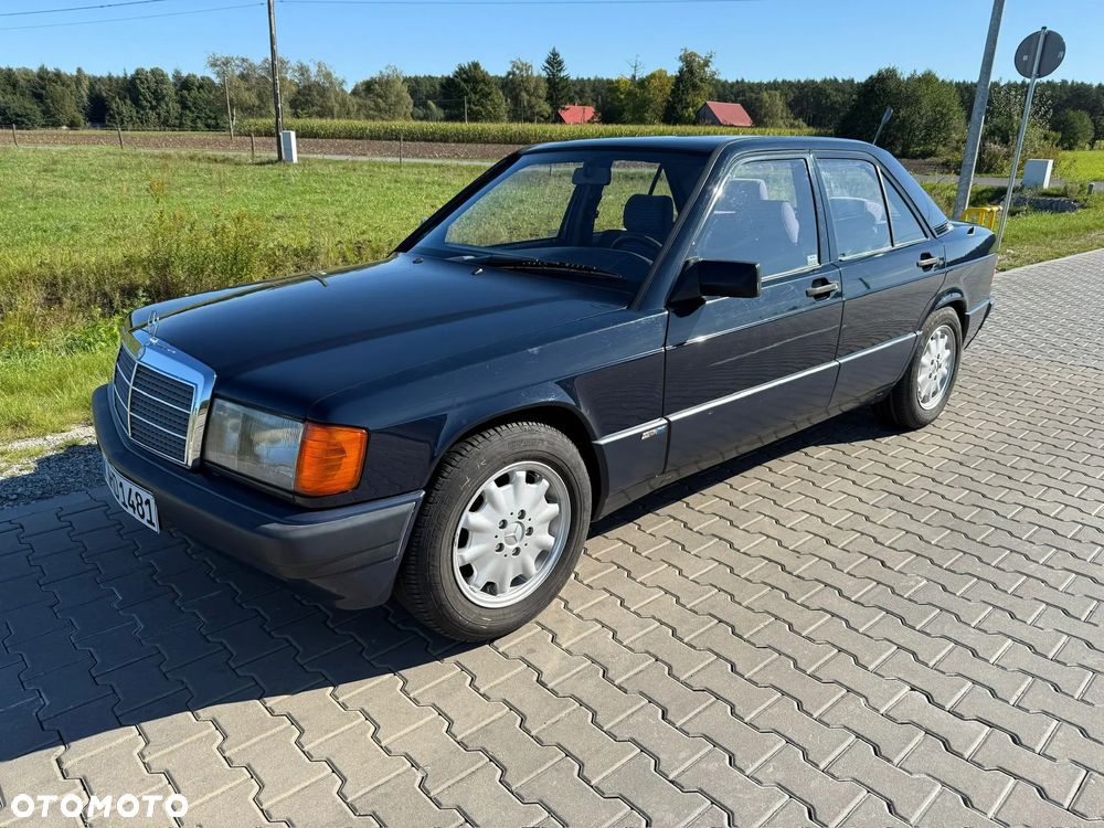 Mercedes-Benz W201 (190) - 2