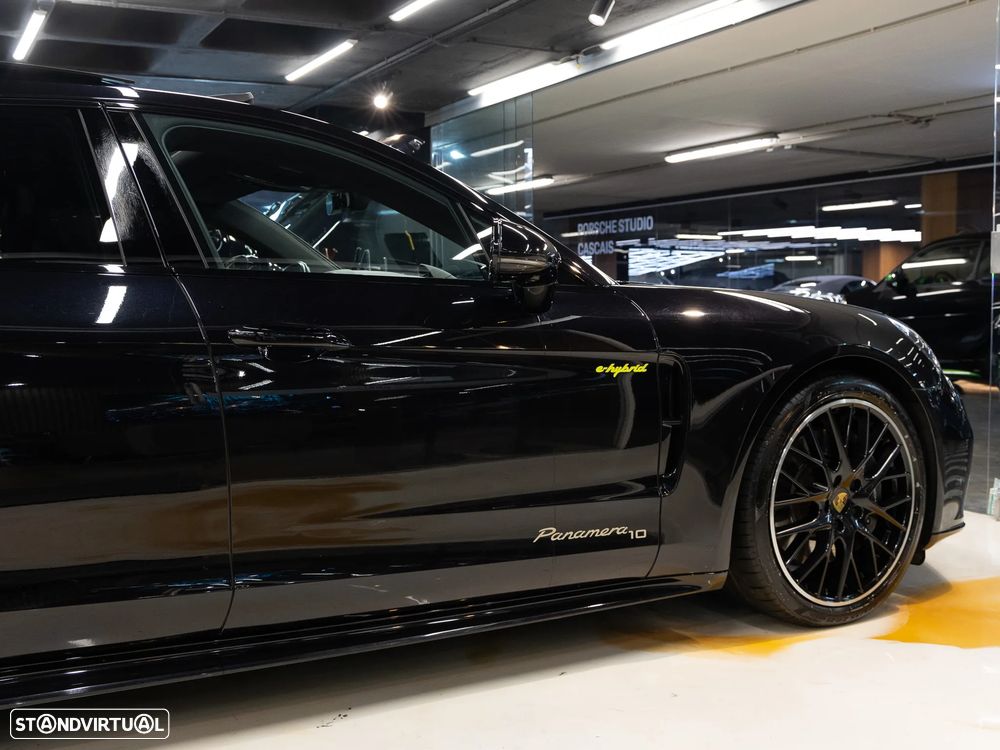 Porsche Panamera 4 E-Hybrid 10 Years Edition - 8