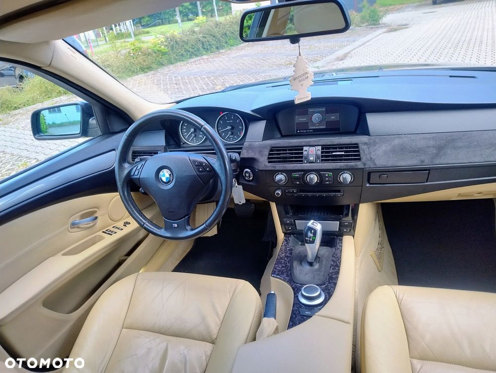 BMW Seria 5 523i Edition Exclusive - 17