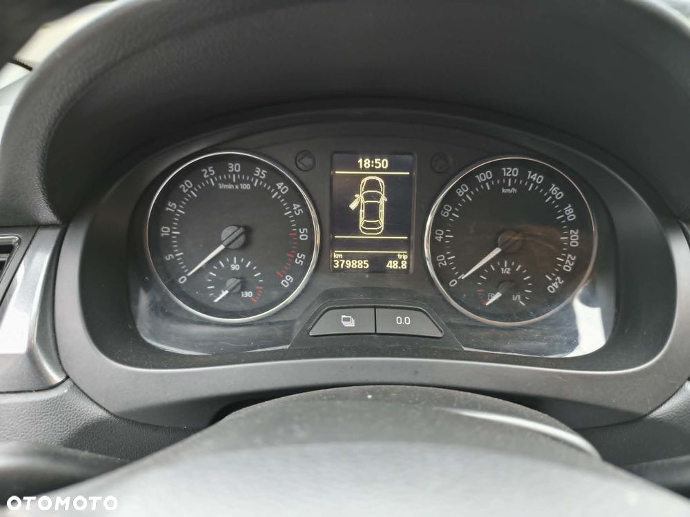 Skoda RAPID 1.6 TDI DPF Ambition - 6