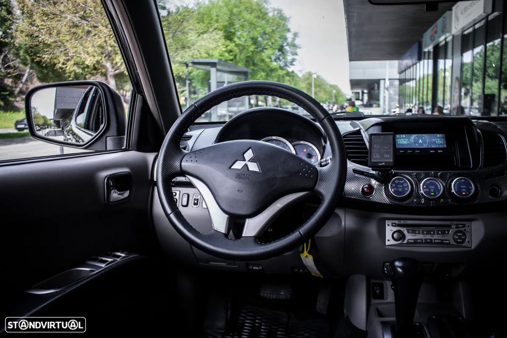 Mitsubishi L200 Pick Up 4x4 Auto Intense Cabine Dupla - 34