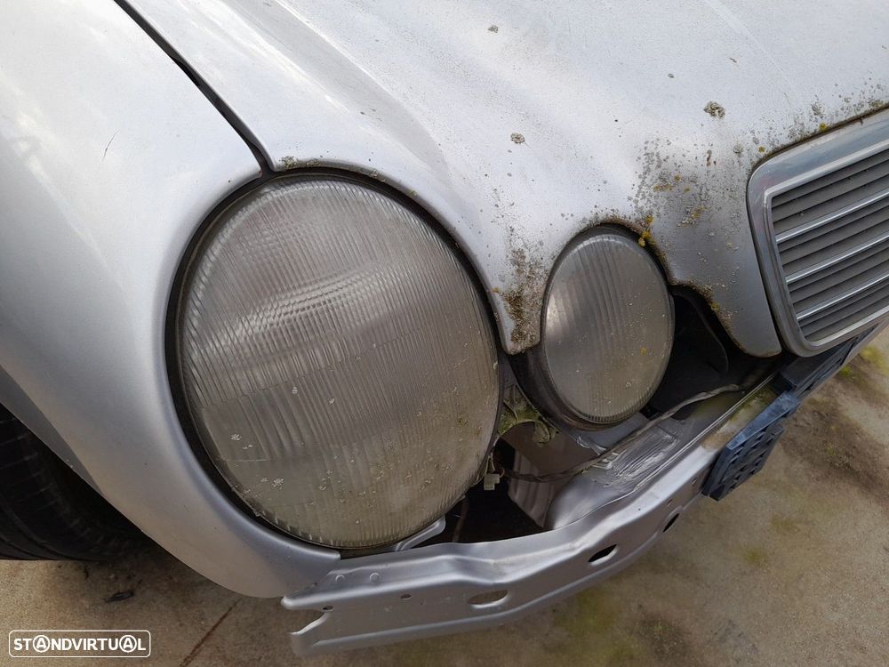 Ótica / farol direita MERCEDES-BENZ Classe E Carrinha (S210) - 1
