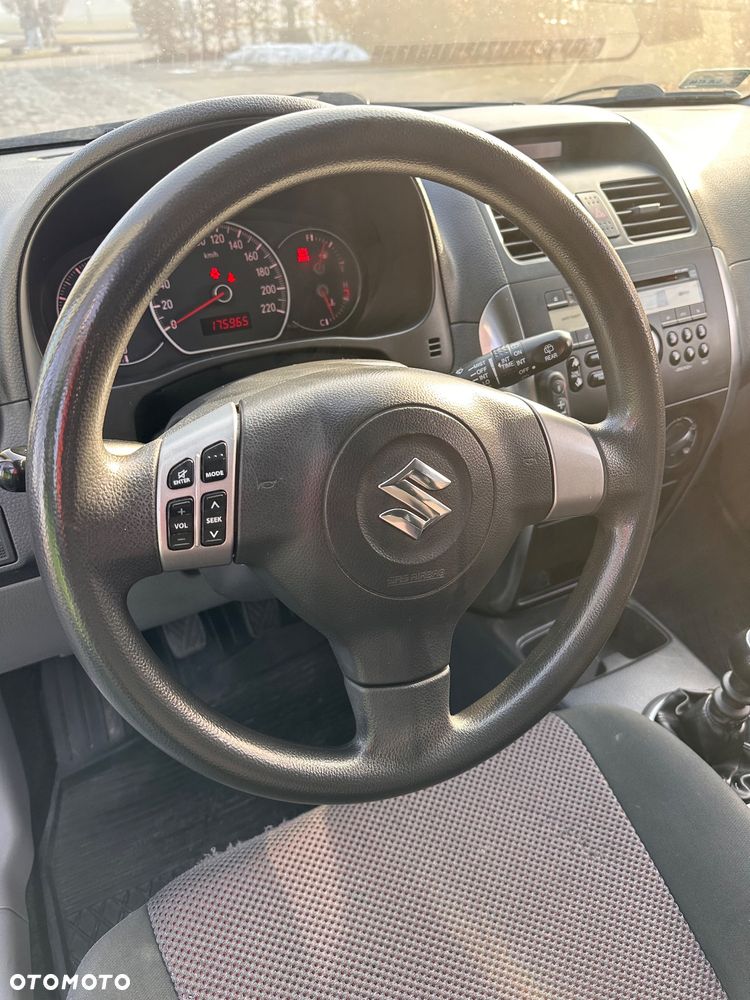 Suzuki SX4 - 14