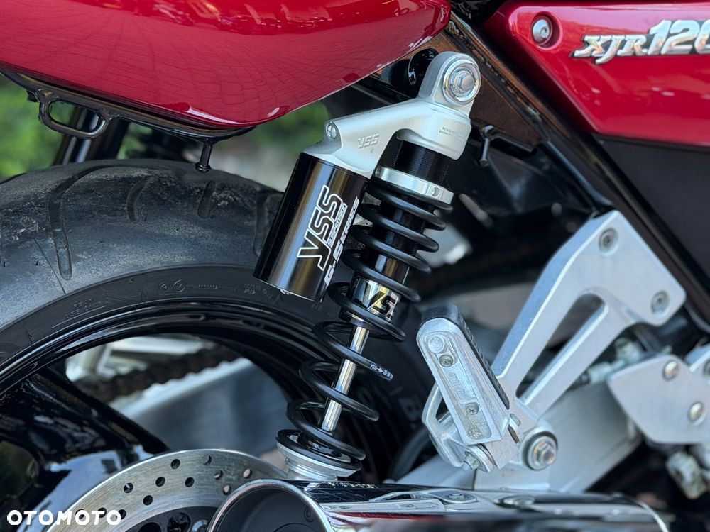 Yamaha XJR - 23