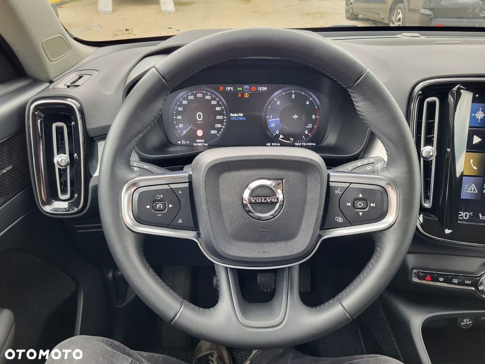 Volvo XC 40 D3 SCR Momentum - 32