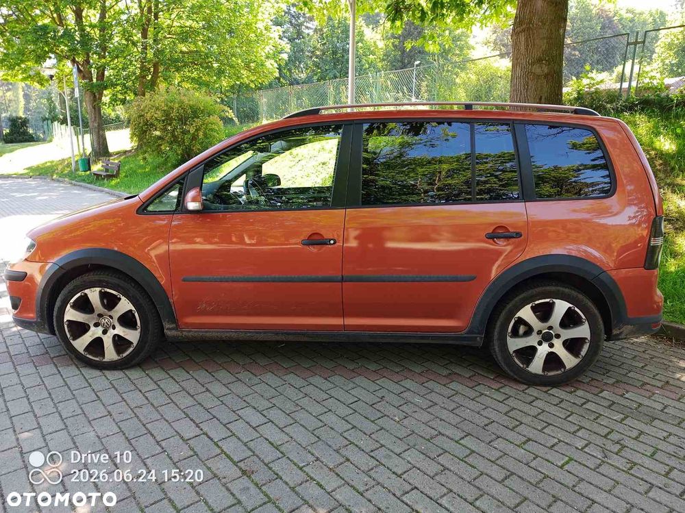 Volkswagen Touran 2.0 TDI DPF Cross DSG - 8