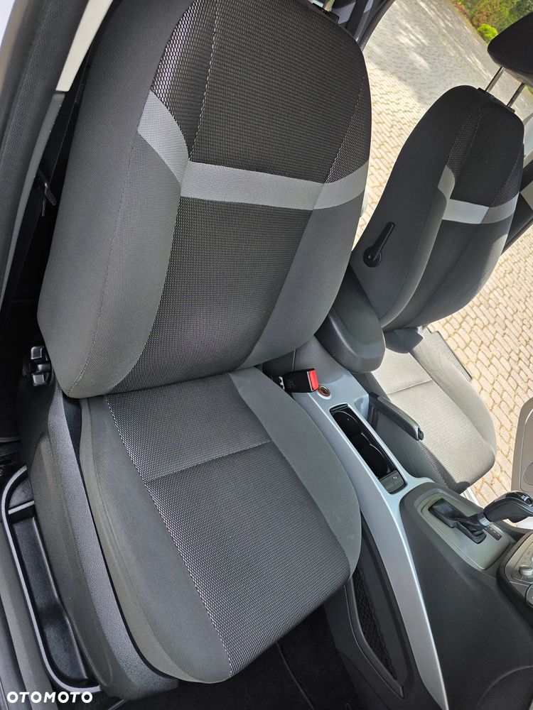 Ford Kuga - 16