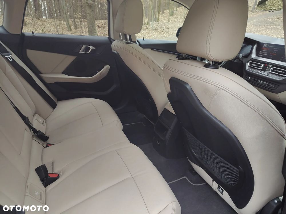 BMW Seria 2 218d Sport-Aut Sport Line - 34