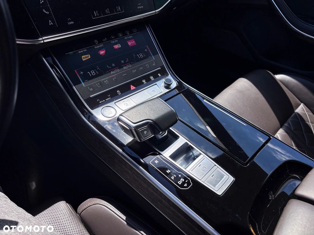 Audi A8 L 55 TFSI mHEV Quattro Tiptr - 12