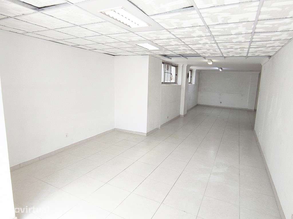 Espaço versátil com 125 m²: ideal para habitação ou serviços - Grande imagem: 3/26