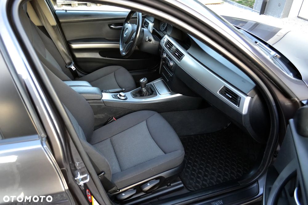 BMW Seria 3 320d DPF - 10