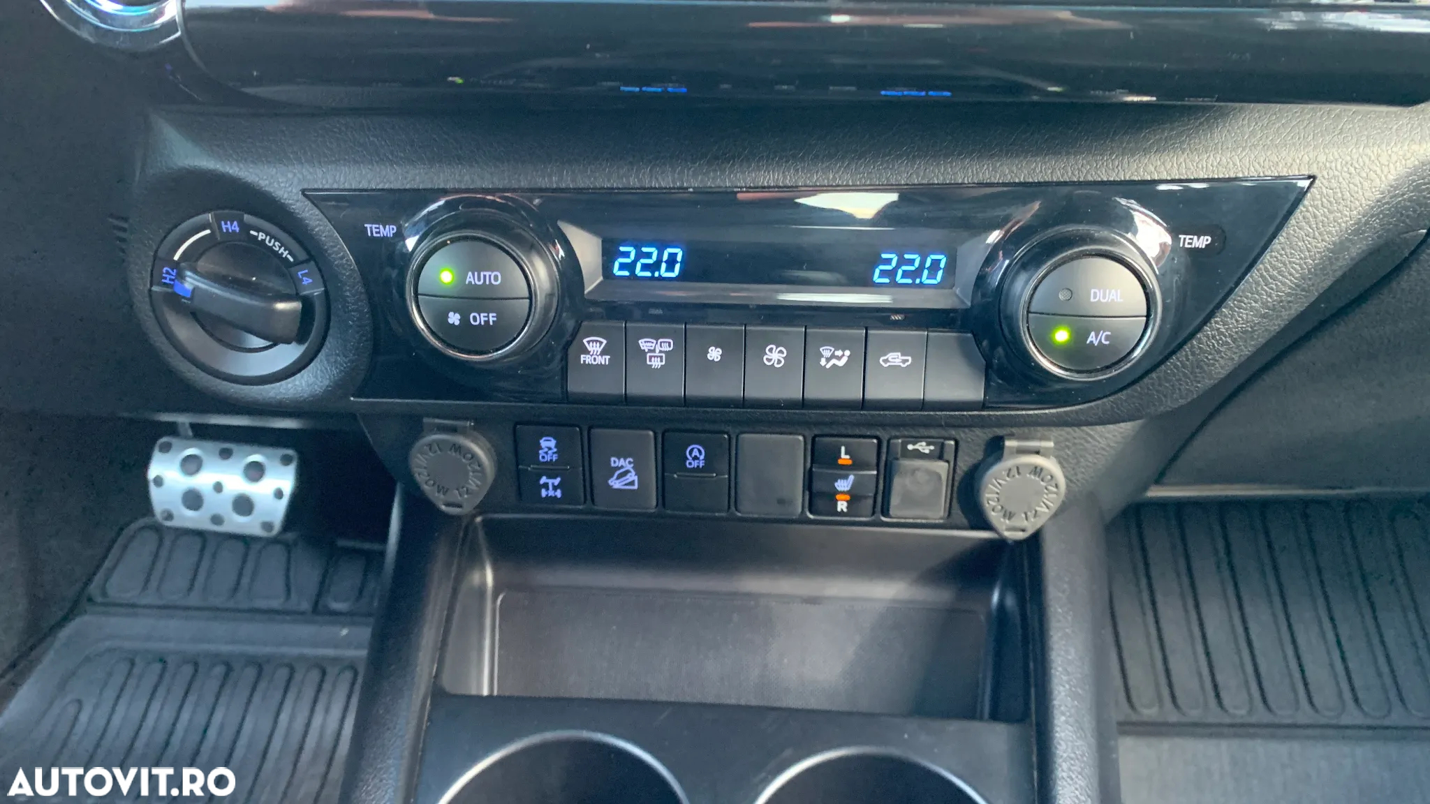 Toyota Hilux 2.8D 204CP 4x4 Double Cab AT GR Sport - 25