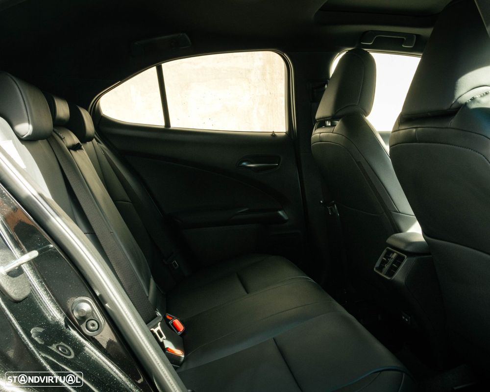 Lexus UX 250h Sport (Ecrã 12.3) - 15