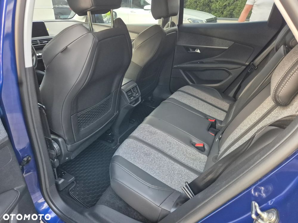 Peugeot 3008 - 18