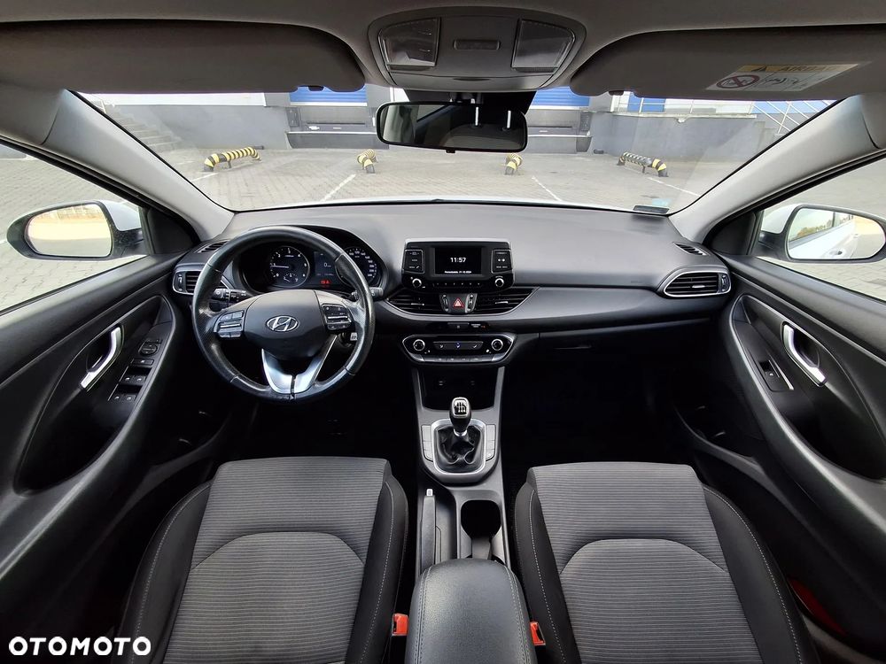 Hyundai i30 1.6 D Classic + - 10