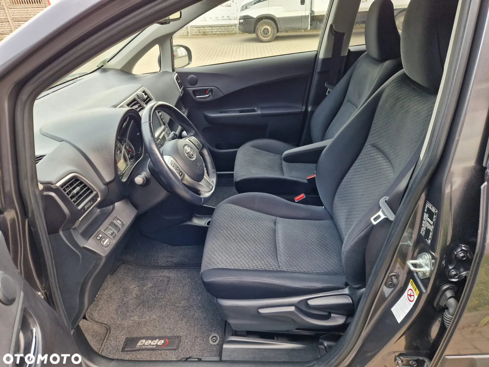 Toyota Verso S 1.33 Premium - 11