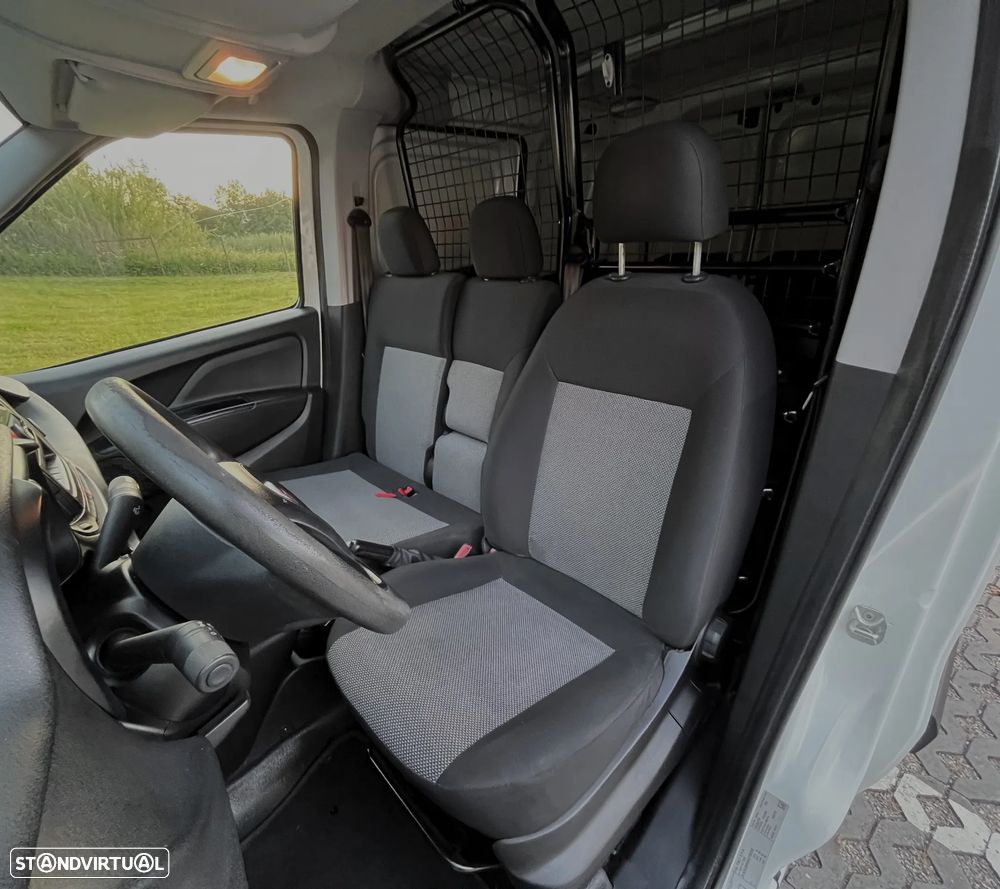 Fiat Dobló 1.3 Multijet Easy 3 Lugares - 5