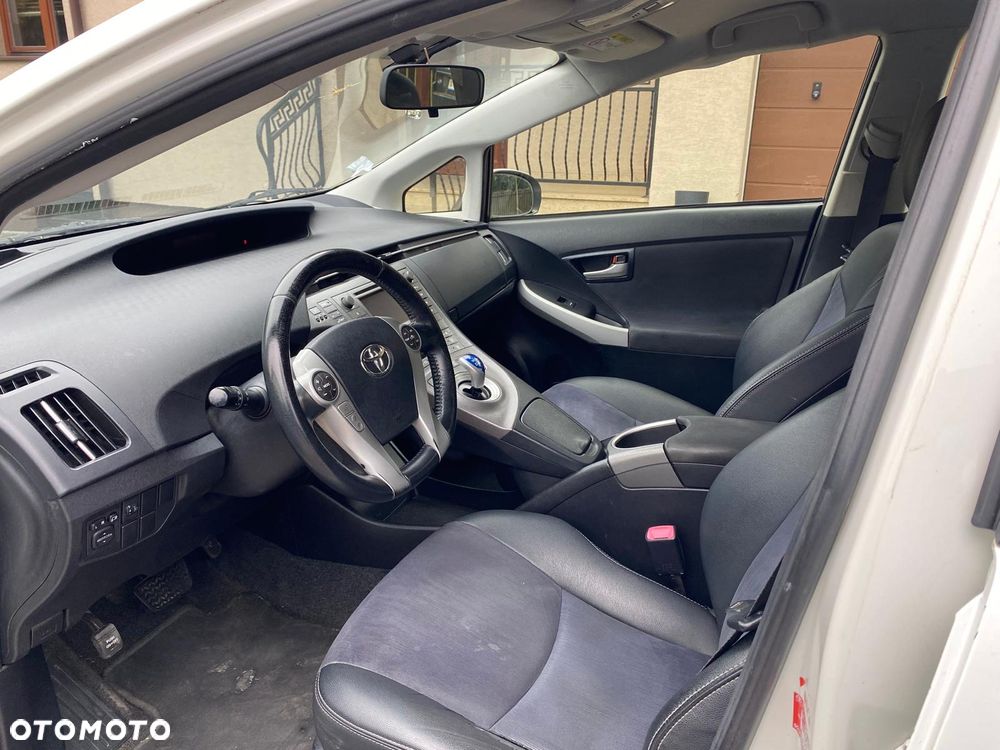 Toyota Prius 1.8 HSD Premium - 7