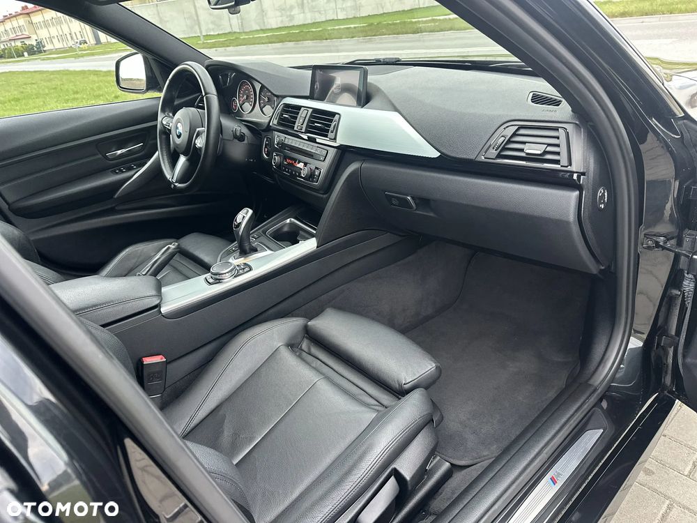 BMW Seria 3 320d xDrive Sport Line - 12