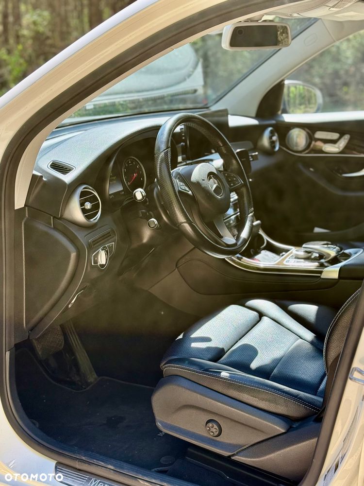 Mercedes-Benz GLC 300 4Matic 9G-TRONIC - 20