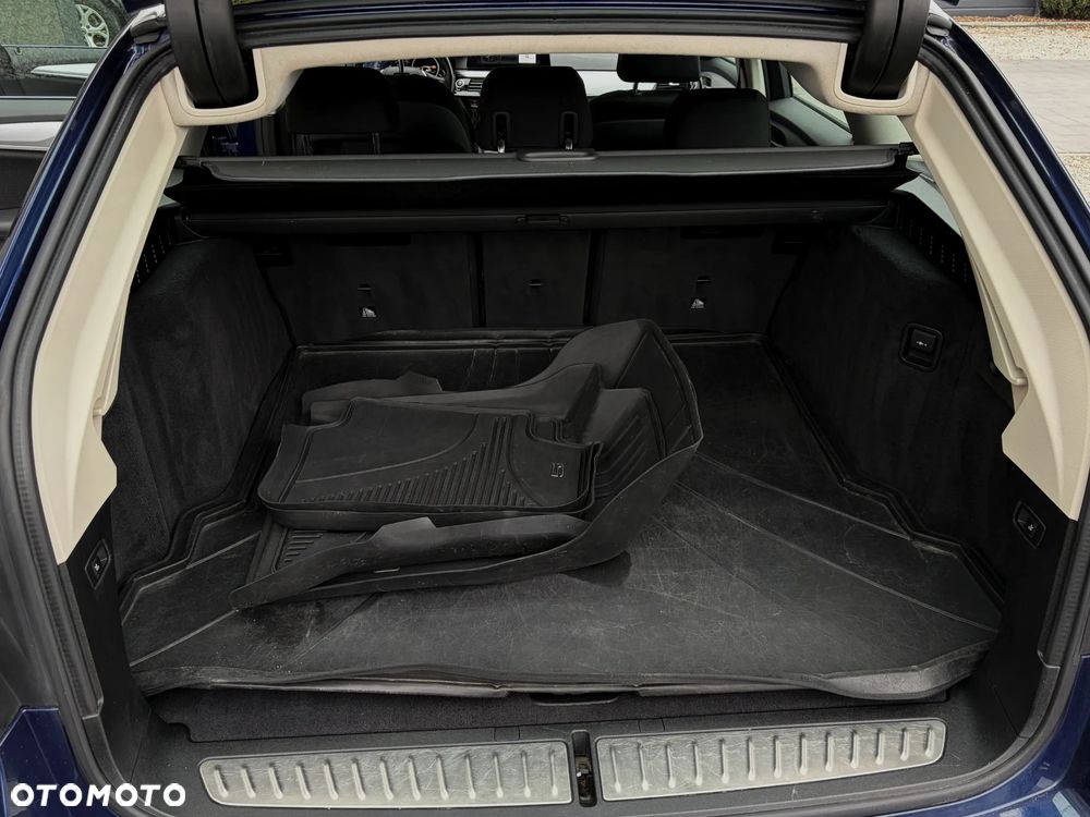BMW Seria 5 520d - 36