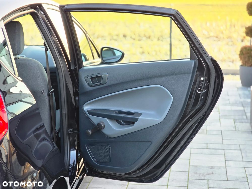 Ford Fiesta 1.25 Ambiente - 30